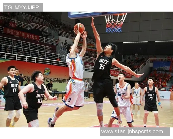 杭州篮球队荣登全国篮球灵活性排行榜第三名展现出色实力与团队合作精神 杭州篮球队荣登全国篮球灵活性排行榜第三名展现出色实力与团队合作精神